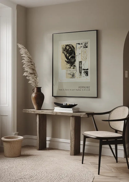 Abstrakt-Expressionistisches Werk mit Text, Beigefarbener Hintergrund, Gemälde