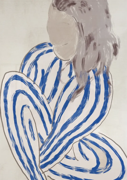 Vrouw in blauwe lijnen canvas schilderij boven het bed in de slaapkamer