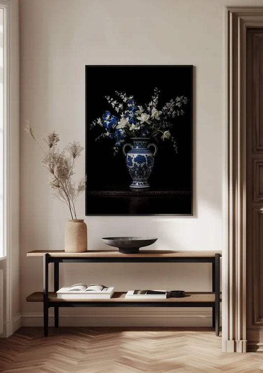 Delfts blauwe vaas canvas schilderij aan de muur in de ruime hal
