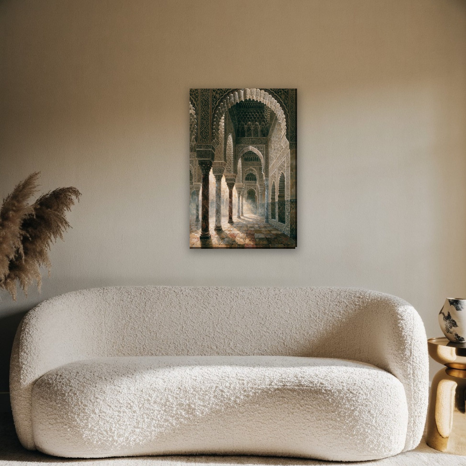 Andalusische bogen canvas schilderij aan de muur boven de bank in de woonkamer