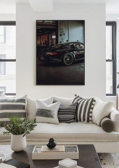 Schwarzer Porsche GT3 Industrielle Garage Dunkle Atmosphäre Gemälde