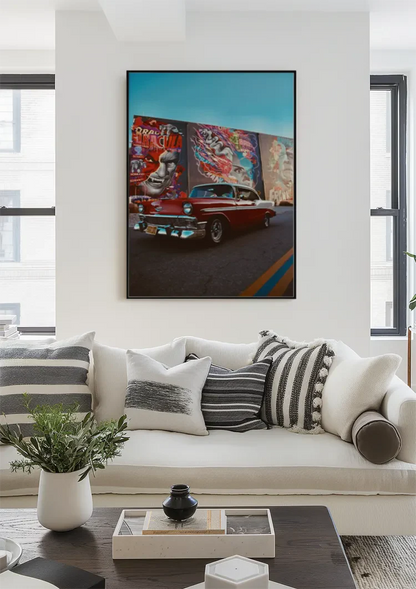 Klassisches rotes amerikanisches Auto Buntes Streetart-Wandgemälde