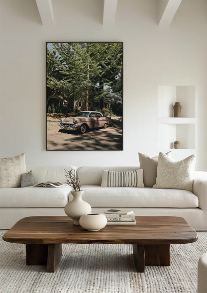 Roze Vintage Auto Onder Groene Bomen Zonnige Straat Schilderij