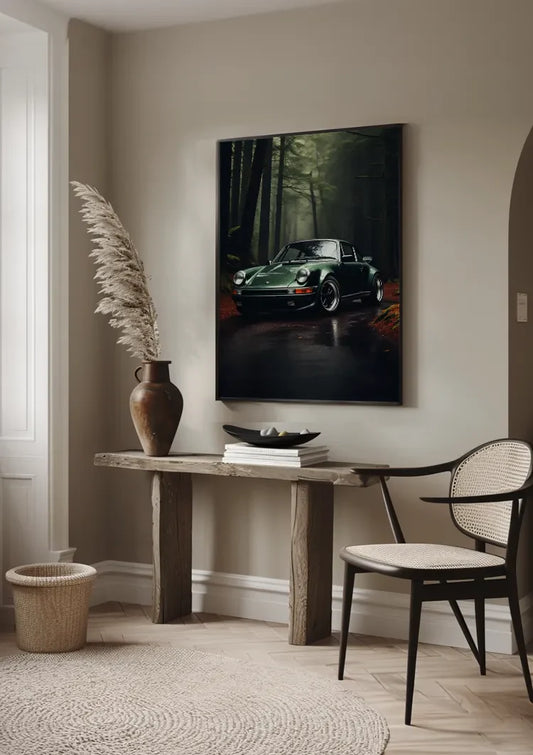Donkergroene sportwagen canvas schilderij hangt aan de muur in de hal