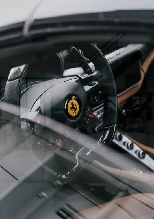 Het cockpit interieur canvas schilderij hangt boven het bed in de slaapkamer