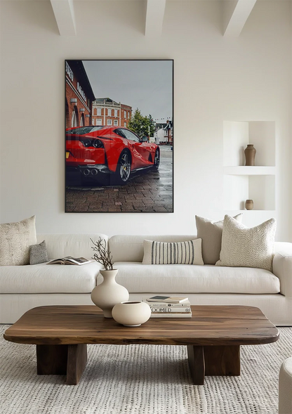 Roter Ferrari 812 Superfast Nasse Straße Rückansicht Straßenfotografie Gemälde