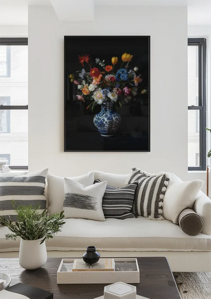 Delfts Blauwe Vaas Kleurrijke Bloemen Tulpen Pioenrozen Donkere Achtergrond Schilderij