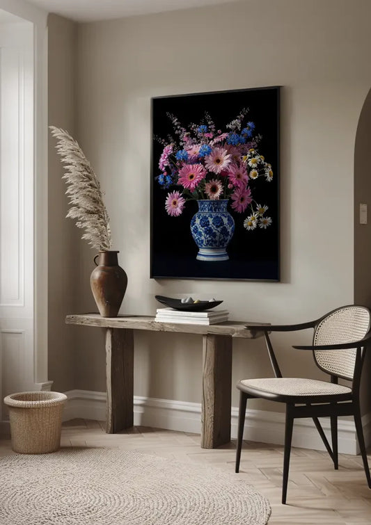 Boeket met gerbera's canvas schilderij aan de muur boven het bed in de slaapkamer