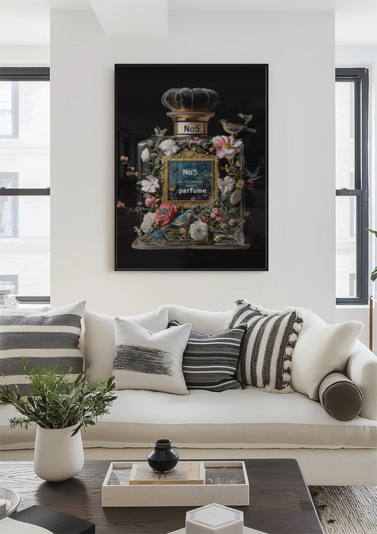 Parfumfles met bloemen en vogels canvas schilderij aan de muur in de hal