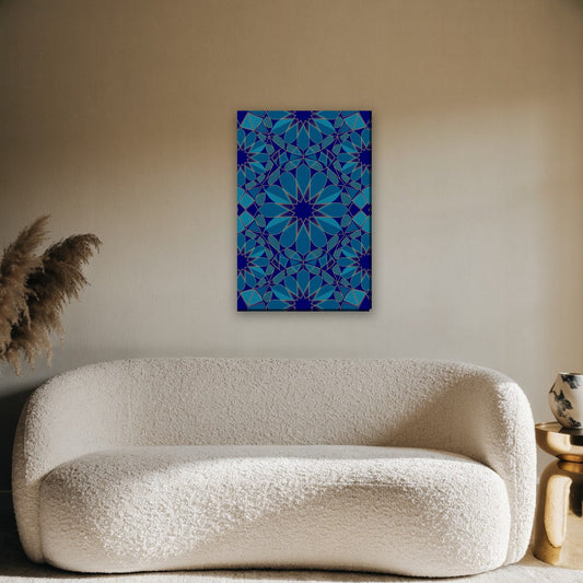 Geometrische ster canvas schilderij aan de muur boven de bank in de woonkamer