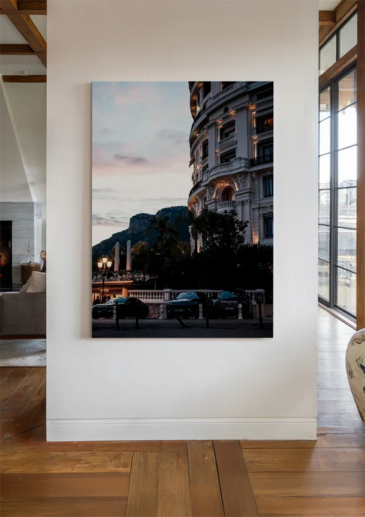 Elegant hotel in Monaco canvas schilderij boven het bed in de slaapkamer