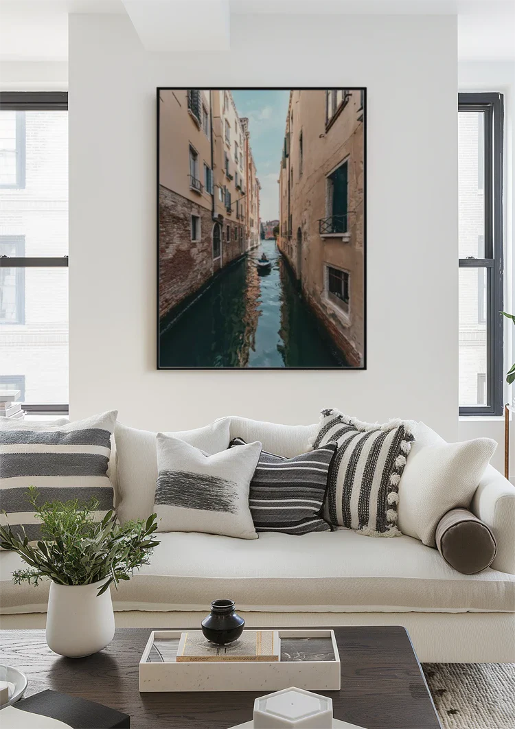 Schmales venezianisches Kanal Terrakotta-Gebäude Gondel Stille Venedig Gemälde