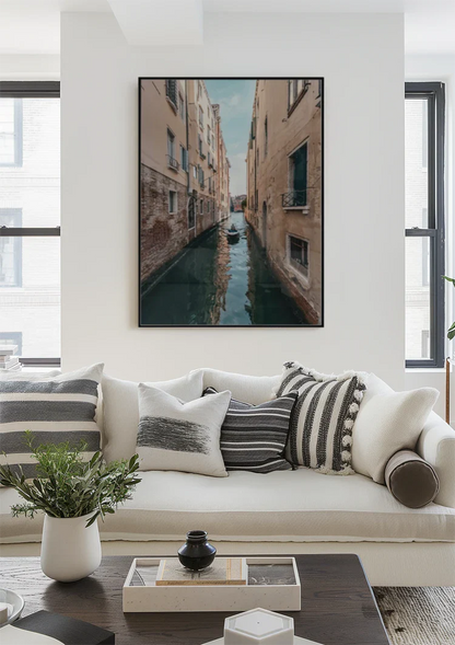 Schmales venezianisches Kanal Terrakotta-Gebäude Gondel Stille Venedig Gemälde
