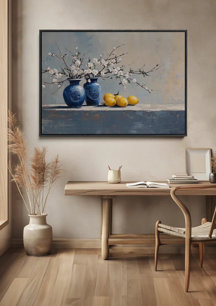 Blaue Vasen mit weißen Blüten und gelben Zitronen Stillleben Gemälde
