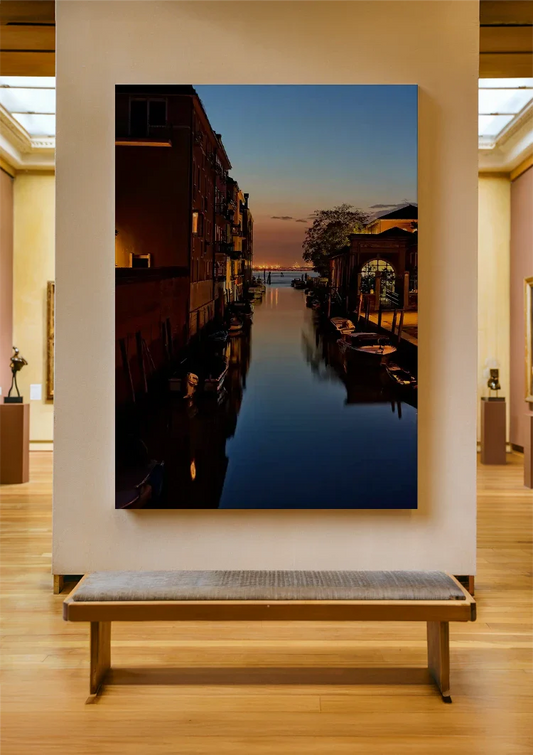 Zonsondergang boven het kanaal canvas schilderij aan de muur in de hal