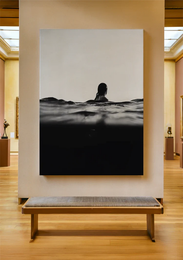 Einsame Figur Dunkles Wasser Schwarz-Weiß Melancholisches Porträt Gemälde