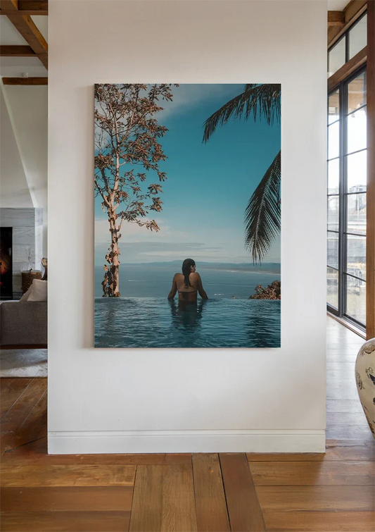 Persoon Turquoise Infinity Pool Tropische Zee Palmbomen Canvas Schilderij