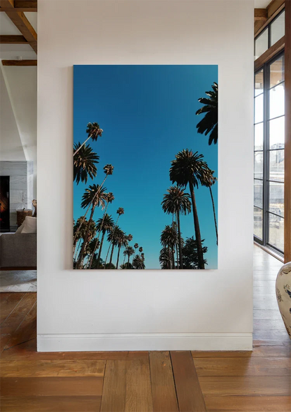 Hohe Palmen reichen in den klaren blauen Himmel, sonniger Tag, Gemälde