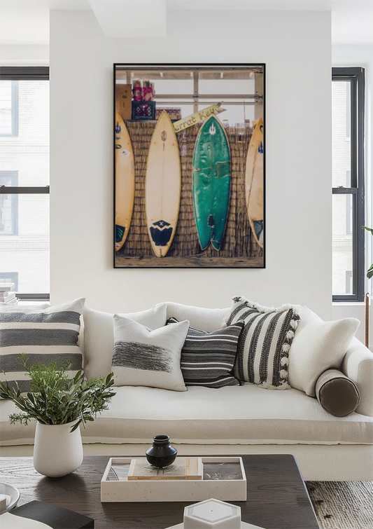 Kleurrijke surfplanken canvas schilderij aan de wand in de hal