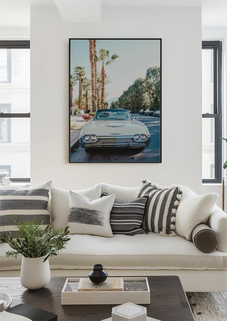 Weißes Vintage-Auto, Palmen, sonnige Straße, Retro-Gemälde