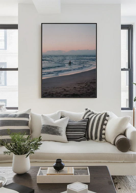 Surfer In Zee Bij Zonsondergang Pastelkleurige Lucht Canvas Schilderij