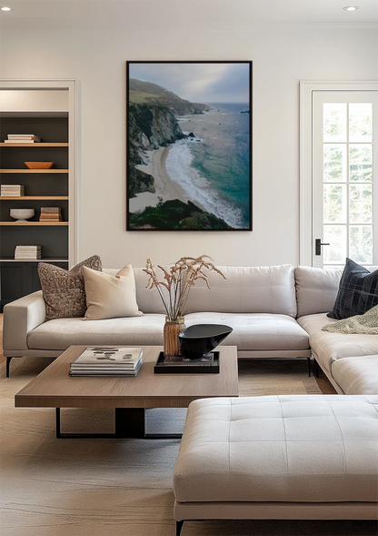 Dramatische Klippen am Meer mit verstecktem Strand Küstenmalerei