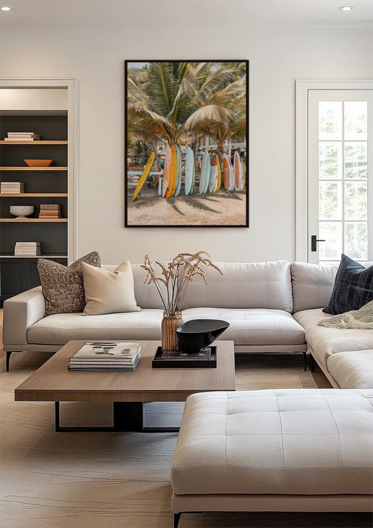 Kleurrijke surfplanken canvas schilderij aan de muur in de ruime hal