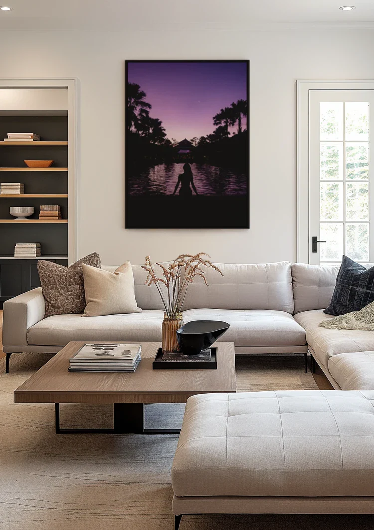 Frauensilhouette am Pool Lila Dämmerung mit Palmen Gemälde