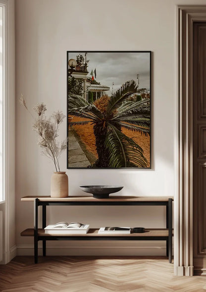 Palme nahaufnahme mit dramatischen Blättern gegen bewölkten Himmel Gemälde