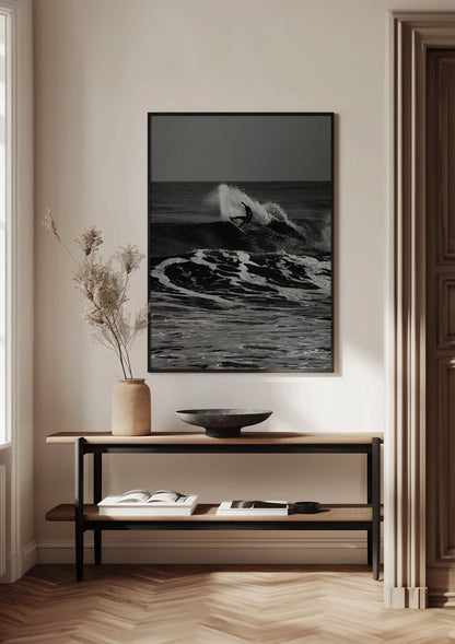 Surfer Op Grote Golf Zwart Wit Oceaan Schilderij