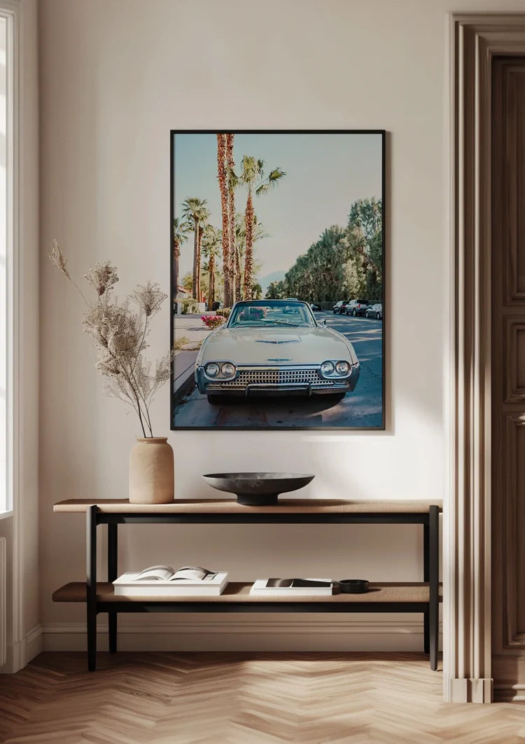 Weißes Vintage-Auto, Palmen, sonnige Straße, Retro-Gemälde