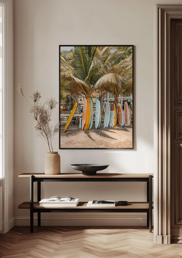 Kleurrijke Surfplanken Palmboom Tropisch Strand Schilderij