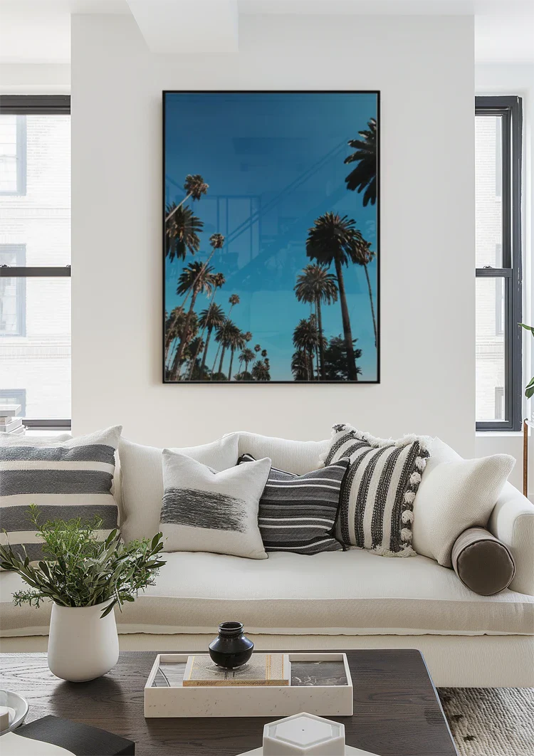 Hohe Palmen reichen in den klaren blauen Himmel, sonniger Tag, Gemälde