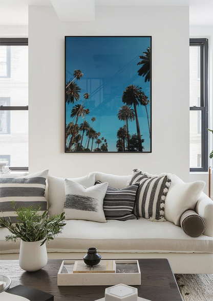 Hohe Palmen reichen in den klaren blauen Himmel, sonniger Tag, Gemälde