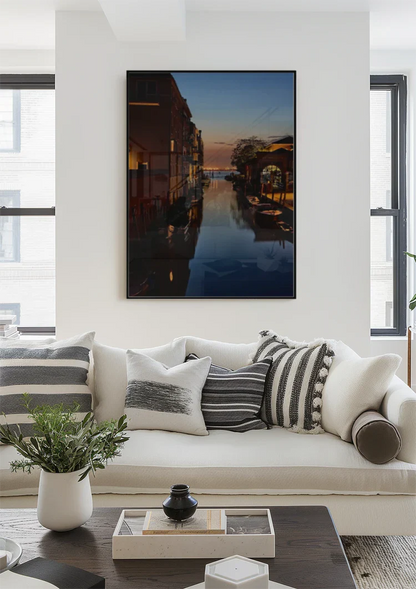 Sonnenuntergang über venezianischem Kanal mit goldener Spiegelung Gemälde