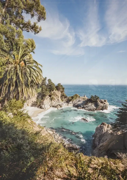 Wilder Küstenabschnitt mit Palmen Wasserfall Türkisfarbene Bucht Gemälde