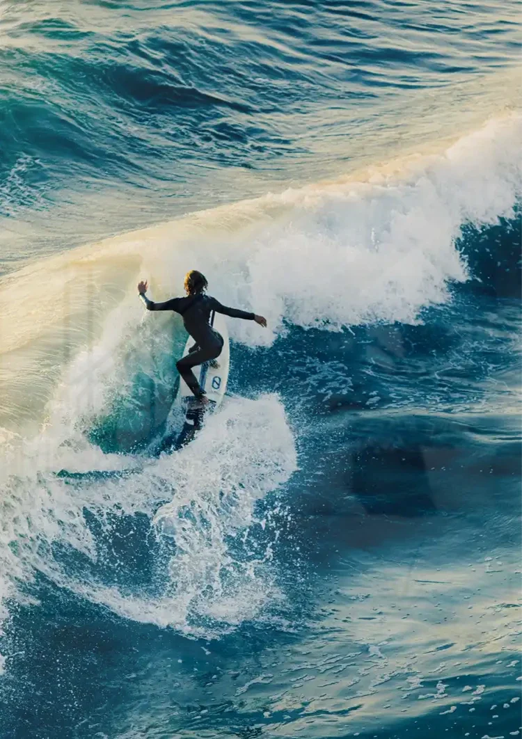 Surfer auf Welle Blauer Ozean Dynamisches Gemälde