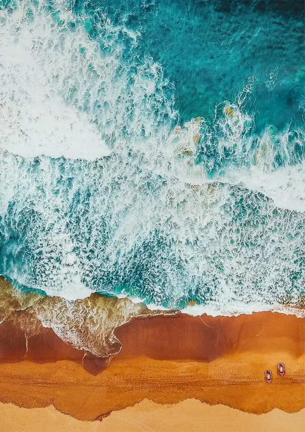 Turquoise Golven Op Goudbruin Strand Bovenaanzicht Schilderij
