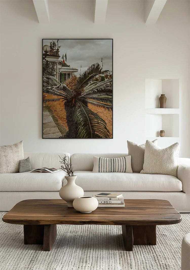 Palme nahaufnahme mit dramatischen Blättern gegen bewölkten Himmel Gemälde