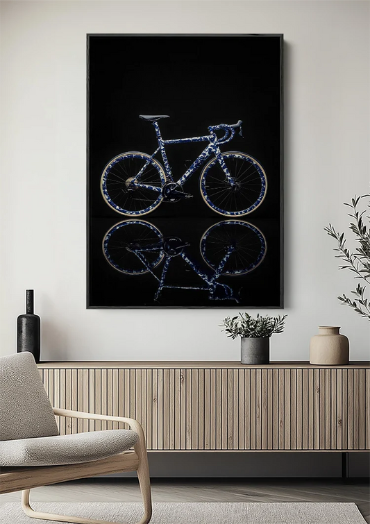 Delfts Blauw racefiets canvas schilderij boven het bed in de slaapkamer