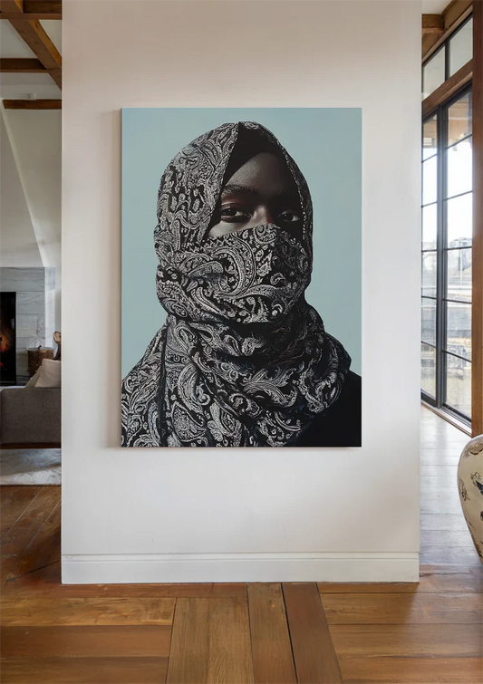Portret met paisley sjaal canvas schilderij aan de muur in de hal
