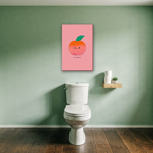 Perzik met een knipoog canvas schilderij aan de muur boven het toilet