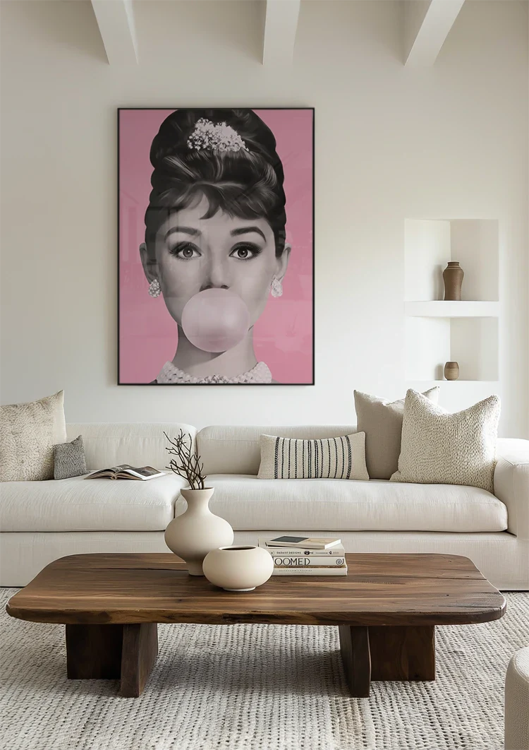 Rosa Kaugummi-Dame Elegante Hochsteckfrisur Pop-Art-Porträtgemälde