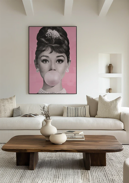 Rosa Kaugummi-Dame Elegante Hochsteckfrisur Pop-Art-Porträtgemälde