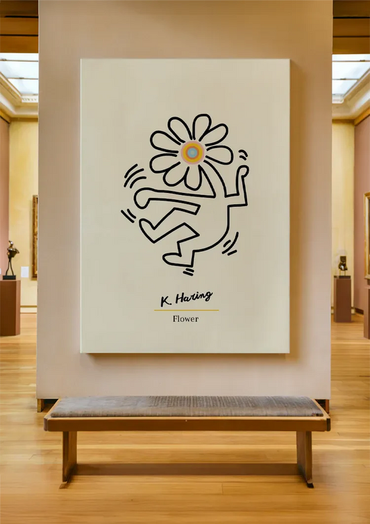 Figuur met een bloemhoofd canvas schilderij aan de muur in de hal