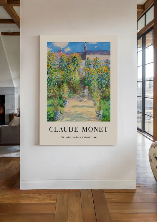 Monet tuin canvas schilderij aan de muur boven de bank in de hal