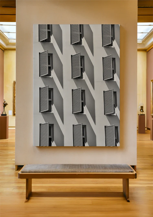 Geometrische gevel met ramen canvas schilderij aan de muur in de hal