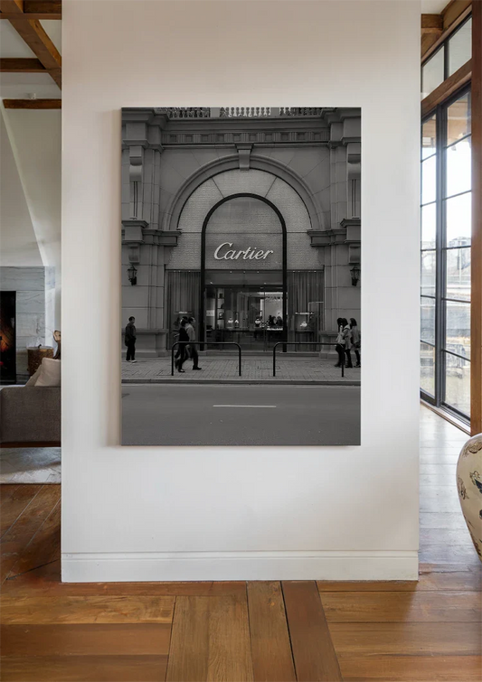 Luxe winkelgevel canvas schilderij aan de muur in de hal